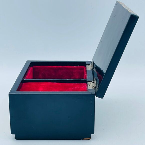 Vintage Decorative Lacquered Jewelry Trinket Music Box Gold Painted Design - Picture 6 of 12